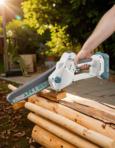 Cordless saw